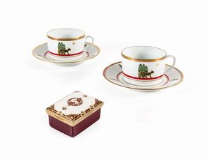 CARTIER - Lotto composto da:  - coppia di tazze da thè con piattini in ceramica di Limoges  firmati Cartier  serie La Maison  [..]