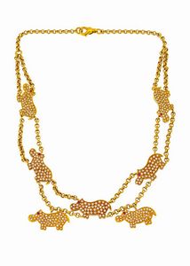 PARTICOLARE GIROCOLLO - Peso gr 31 4 Lunghezza cm 36 in oro giallo con ippopotami in pavè di diamanti taglio brillante per totali ct 4  [..]