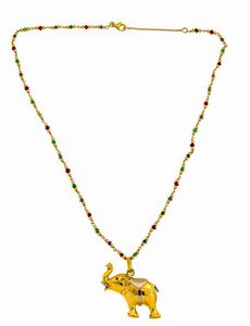 CATENA - Peso gr 15 4 in oro giallo con sfere in rubini  zaffiri e smeraldi  al centro un ciondolo a forma di elefante  [..]