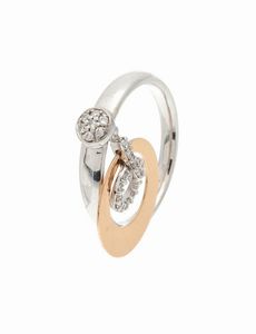 ANELLO - Peso gr 4 6 Misura 14 in oro bianco e rosa  con charms pendenti di forma rotonda  con diamanti taglio brillante  [..]