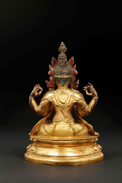 Figura di Amitayus in bronzo dorato seduto su doppio fiore di loto, Tibet, XVIII secolo  - Asta Fine Chinese Works of Art - Associazione Nazionale - Case d'Asta italiane