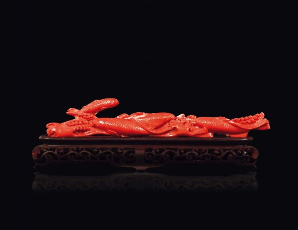 Ramo scolpito in corallo raffigurante gruppo di carpe, Cina, inizio XX secolo  - Asta Fine Chinese Works of Art - Associazione Nazionale - Case d'Asta italiane