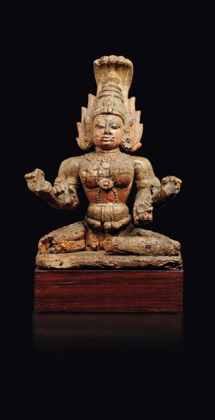 Figura di divinit seduta in legno con policromia, India, XVII secolo  - Asta Fine Chinese Works of Art - Associazione Nazionale - Case d'Asta italiane