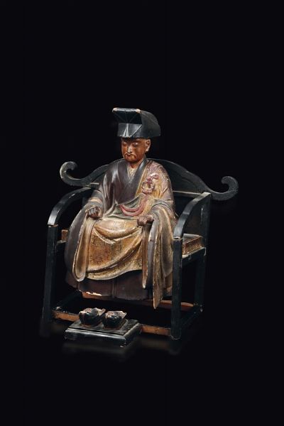Figura di dignitario seduto su trono in legno laccato e dorato, Giappone, XVIII secolo  - Asta Fine Chinese Works of Art - Associazione Nazionale - Case d'Asta italiane