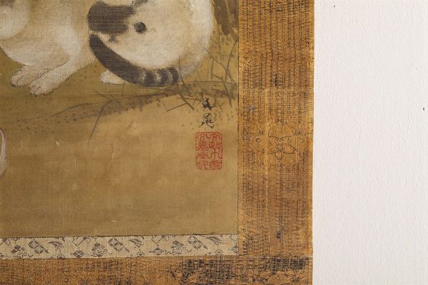 Dipinto su carta raffigurante gatto tra fiori e farfalle ed iscrizione, Cina, Dinastia Qing, XIX secolo  - Asta Fine Chinese Works of Art - Associazione Nazionale - Case d'Asta italiane