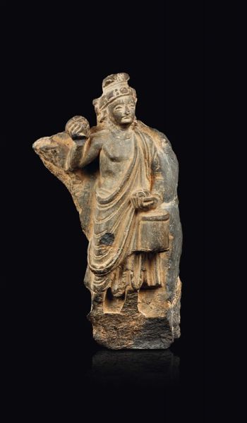 Figura di Buddha eretto in pietra, Gandhara, II/III secolo  - Asta Fine Chinese Works of Art - Associazione Nazionale - Case d'Asta italiane