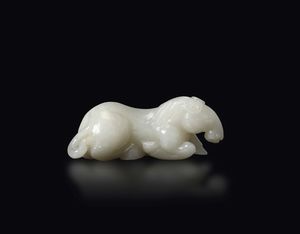 Figura di cavallo scolpito in giada bianca, Cina, Dinastia Qing, XIX secolo  - Asta Fine Chinese Works of Art - Associazione Nazionale - Case d'Asta italiane