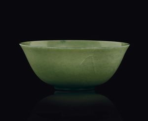 Coppa in giada verde, Cina, Dinastia Qing, XIX secolo  - Asta Fine Chinese Works of Art - Associazione Nazionale - Case d'Asta italiane