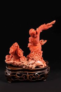 Gruppo scolpito in corallo raffigurante due Guanyin con ventaglio, Cina, inizio XX secolo  - Asta Fine Chinese Works of Art - Associazione Nazionale - Case d'Asta italiane