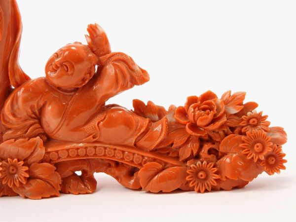 Scultura cinese in corallo rosso arancio  - Asta Gioielli e Orologi - I / Una collezione di gioielli di una nobildonna veneziana - Associazione Nazionale - Case d'Asta italiane