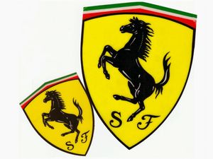 Adesivi e decalcomanie originali Ferrari  - Asta Fiamma Breschi: La Signora della Formula 1 - Associazione Nazionale - Case d'Asta italiane