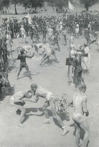 Rodger George : Kordofan Sudan, Korongo Nuba wrestlers  - Asta Fotografia - Associazione Nazionale - Case d'Asta italiane