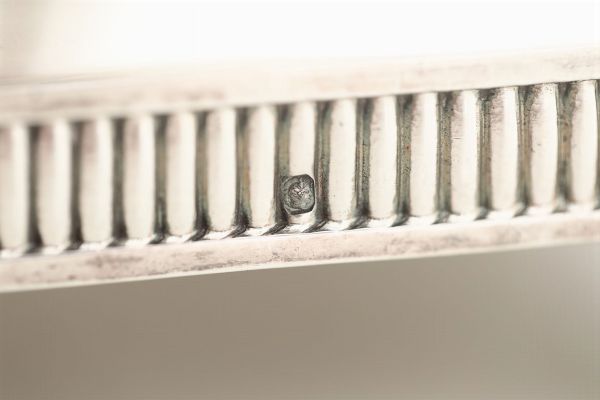 Salsiera in argento sbalzato e cesellato Francia, Parigi, bolli in uso dal 1819 al 1838  - Asta Argenti da Collezione - Associazione Nazionale - Case d'Asta italiane