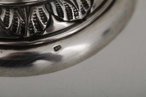 Coppia di rimonim in argento manifattura Austroungarica (Vienna?), bolli di titolo in uso dal 1866 al 1922 e dellargentiere Mo5  - Asta Argenti da Collezione - Associazione Nazionale - Case d'Asta italiane
