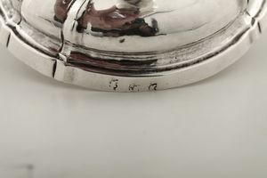 Calice in argento sbalzato e cesellato Napoli, XVIII secolo, bollo di garanzia della citt consunto  - Asta Argenti da Collezione - Associazione Nazionale - Case d'Asta italiane