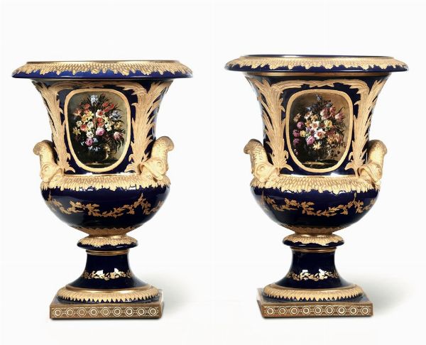 Coppia di grandi vasi da parata Russia, secondo quarto del XIX secolo  - Asta Maioliche e Porcellane - Associazione Nazionale - Case d'Asta italiane