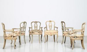 MANIFATTURA VENEZIANA DEL XVIII SECOLO - Gruppo di sei poltroncine Luigi XV in legno laccato e dorato, schienale ad intreccio,  braccioli a ricciolo, gambe arcuate, seduta imbottita.