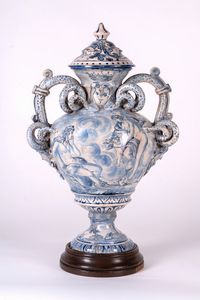 MANIFATTURA SAVONESE DEL XIX SECOLO - Vaso in maiolica decorata in monocromia blu su fondo bianco con paesaggio e Diana ed Endimione.