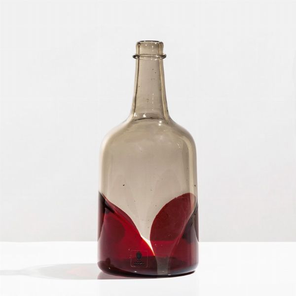 WIRKKALA TAPIO : Bottiglia serie Pavoni, 1981  - Asta SoloVenini - Associazione Nazionale - Case d'Asta italiane