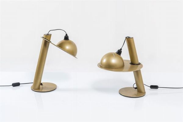 STILNOVO : Coppia di lampade da tavolo in metallo verniciato  realizzate per il Casin di Saint Vincent. Anni '60 h cm 44  - Asta Design - Associazione Nazionale - Case d'Asta italiane