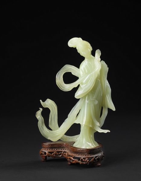Arte Cinese : 'Figura femminile in giada Cina, XX secolo '  - Asta ASTA 268 - ARTE ORIENTALE - Associazione Nazionale - Case d'Asta italiane