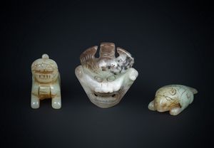 Arte Cinese - 'Gruppo di tre intagli zoomorfi in giada Cina, XX secolo '