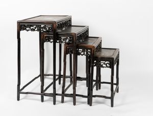 Arte Cinese - 'Set di tavolini a nido in legno Cina, XX secolo '