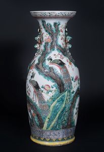 Arte Cinese - 'Vaso a balaustro in porcellana dipinto con pavone Cina, XIX secolo '