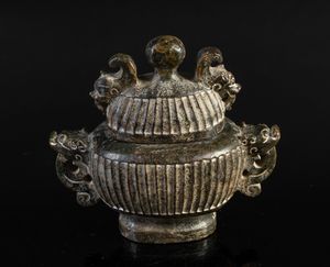 Arte Cinese - 'Giara ovoidale con manici in pietra dura Cina, XX secolo '