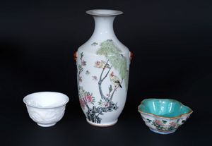 Arte Cinese - 'Lotto composto da tre porcellaneCina, XIX secolo '