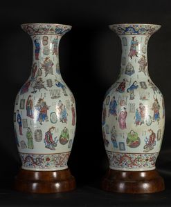 Arte Cinese - 'Coppia di vasi in porcellana smaltata con personaggi ed iscrizioni Cina, tarda dinastia Qing, seconda met XIX secolo '