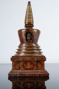 Arte Himalayana - 'Stupa in legno laccatoTibet, XIX secolo '
