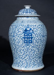 Arte Cinese - 'Potiche in porcellana bianco bluCina, inizio XX secolo'