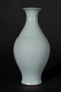 Arte Cinese - 'Vaso in porcellana invetriata di biancoCina, dinastia Qing, XVIII-XIX secolo '