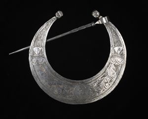 Arte Islamica - 'Fibula in argento con tughra Forse Algeria, prima met XIX secolo '