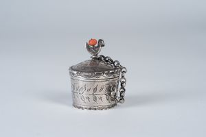 Arte Islamica - 'Indicatore di qibla entro scatola in argento Turchia Ottomana, XIX secolo '