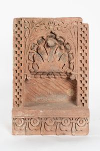 Arte Islamica - 'Nicchia in arenaria rossa maculataIndia settentrionale, XVIII-XIX secolo '