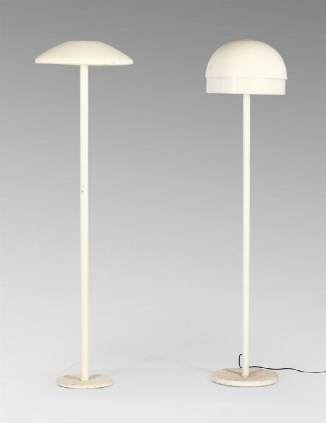 Set di due lampade da terra in metallo laccato.  - Asta Design - Associazione Nazionale - Case d'Asta italiane