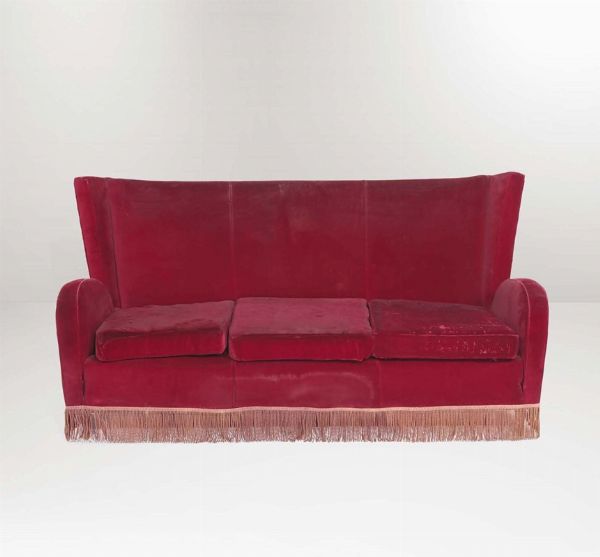 Salotto composto da un divano e due poltrone con struttura in legno e rivestimento in tessuto.  - Asta Design - Associazione Nazionale - Case d'Asta italiane