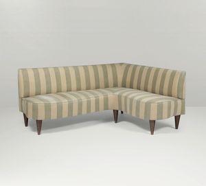 Due divani angolari con struttura in legno e rivestimenti in tessuto.  - Asta Design - Associazione Nazionale - Case d'Asta italiane