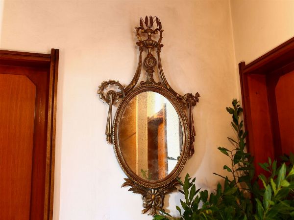Specchiera in legno intagliato e dorato  - Asta House sale: Arte e Design da villa 