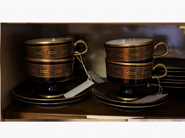 Serie di sei tazze da tea in porcellana  - Asta House sale: Arte e Design da villa 