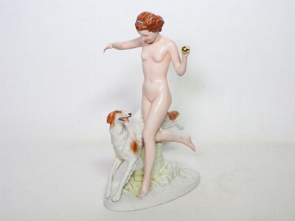 Figura in porcellana policroma, Manifattura Royal Dux  - Asta House sale: Arte e Design da villa 