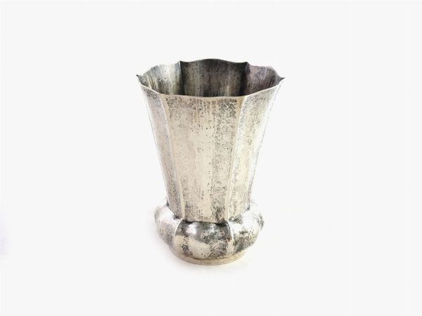 Vaso in argento  - Asta House sale: Arte e Design da villa 