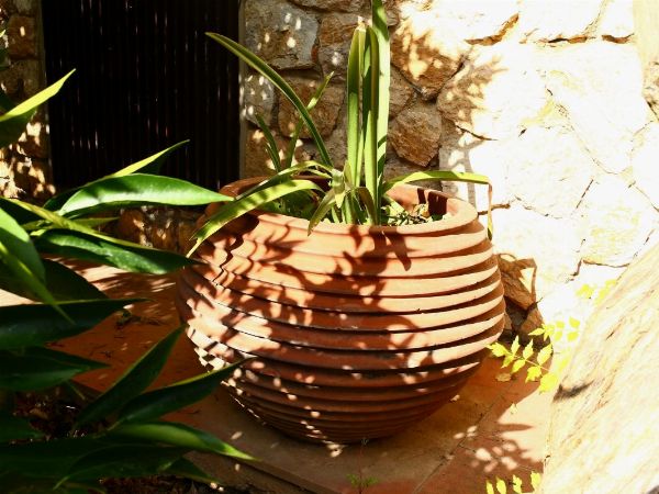Vaso in terracotta  - Asta House sale: Arte e Design da villa 