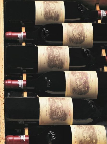 Château Lafite Rothschild 1985  - Asta Una Prestigiosa Selezione di Vini e Distillati da Collezioni Private - Associazione Nazionale - Case d'Asta italiane