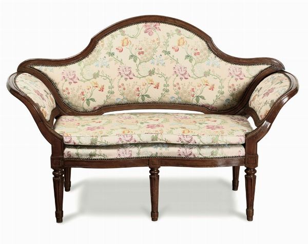 Piccolo divano in stile Luigi XVI, inizio XIX secolo  - Asta Antiquariato - Associazione Nazionale - Case d'Asta italiane
