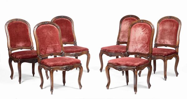 Sei sedie in noce intagliato, XVIII secolo  - Asta Antiquariato - Associazione Nazionale - Case d'Asta italiane