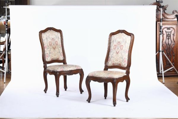 Sei sedie in noce scolpito, Genova XVIII secolo  - Asta Antiquariato - Associazione Nazionale - Case d'Asta italiane