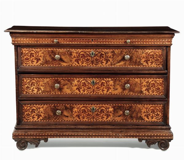 Com in legno impiallacciato ed intarsiato a tre cassetti, XVIII secolo  - Asta Antiquariato - Associazione Nazionale - Case d'Asta italiane